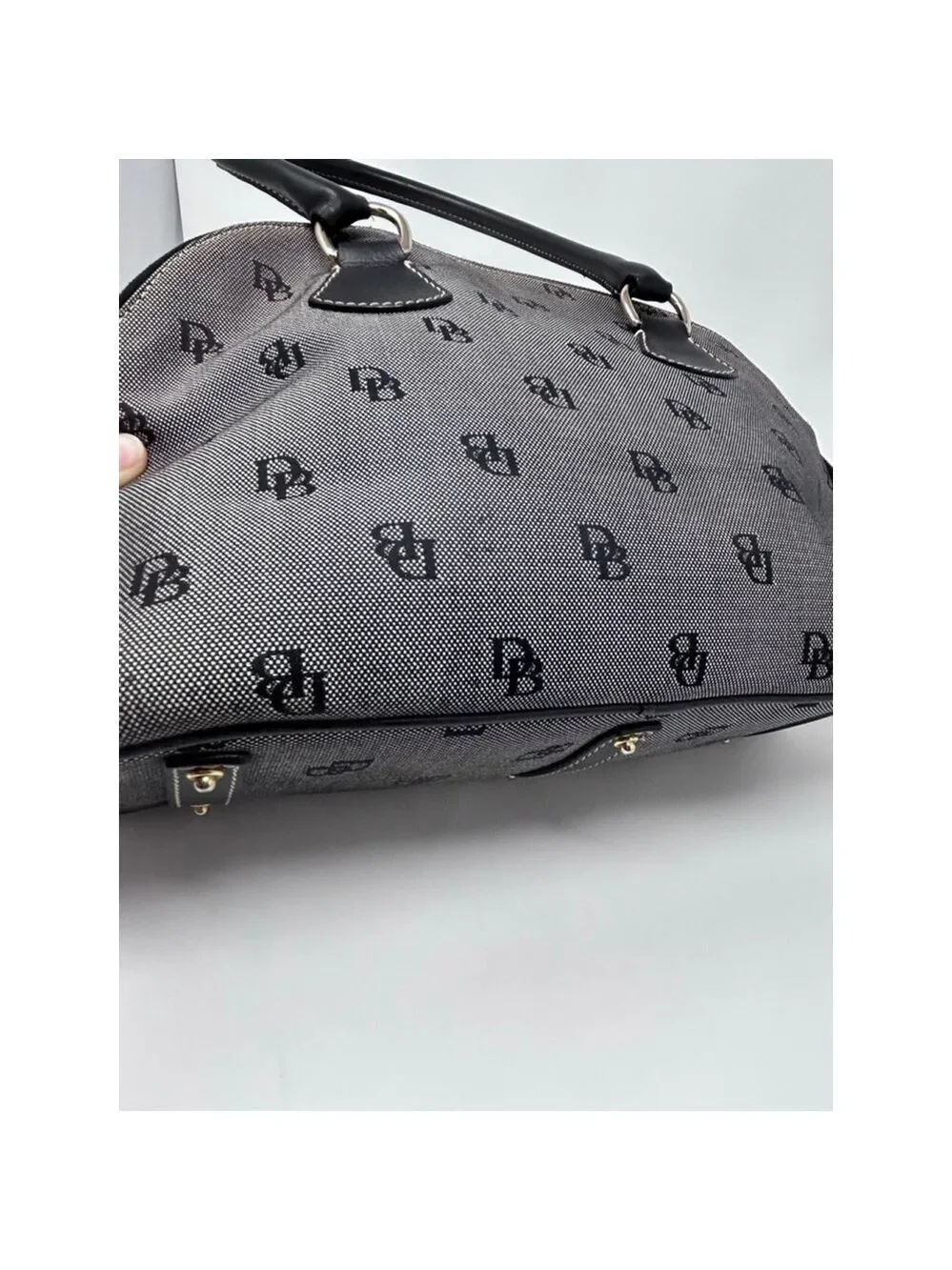 Dooney & Bourke authentic dooney